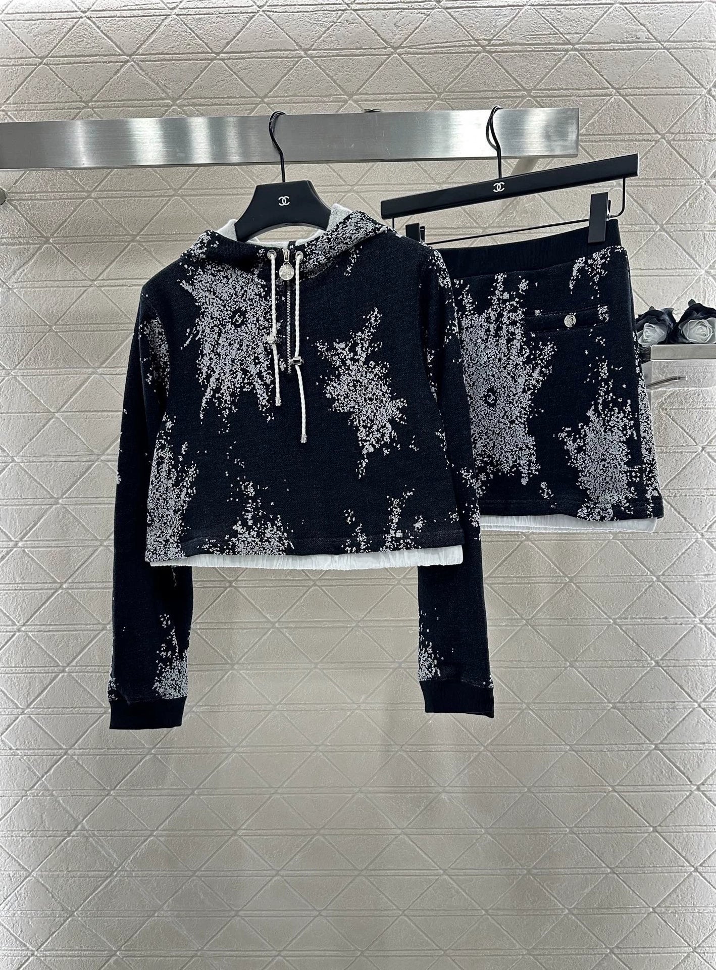25fw new hooded printed sweatshirt skirt suit